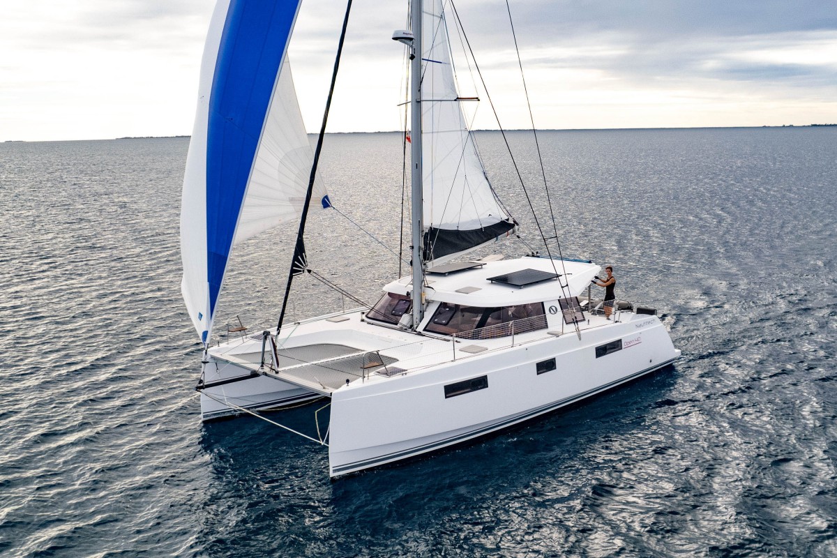 NAUTITECH OPEN 40 OWNER 4 CABINS 2