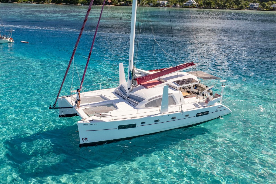 CATANA 50 OWNER 5 exterior