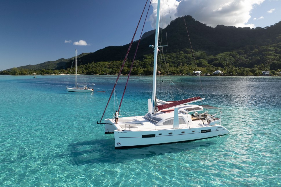 CATANA 50 OWNER 8 exterior