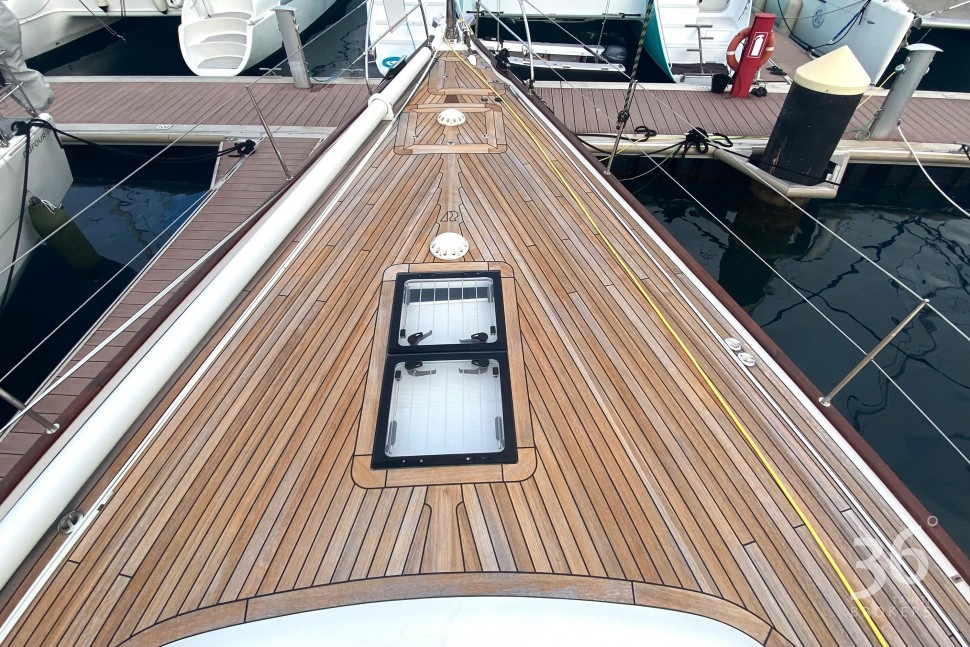 HALLBERG RASSY 57 18