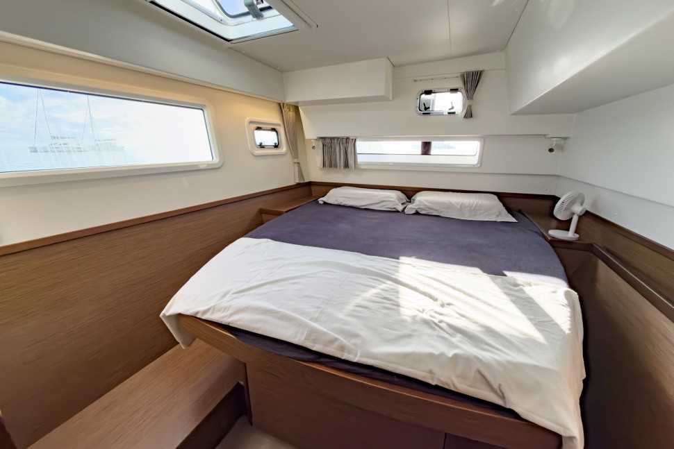 LAGOON 42 OWNER 3 CABINS 21