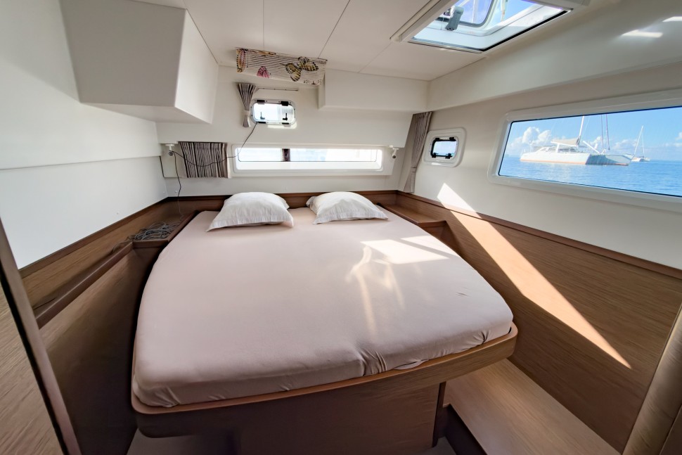 LAGOON 42 OWNER 3 CABINS 34