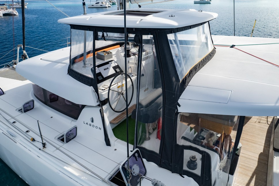 LAGOON 42 OWNER 3 CABINS 36