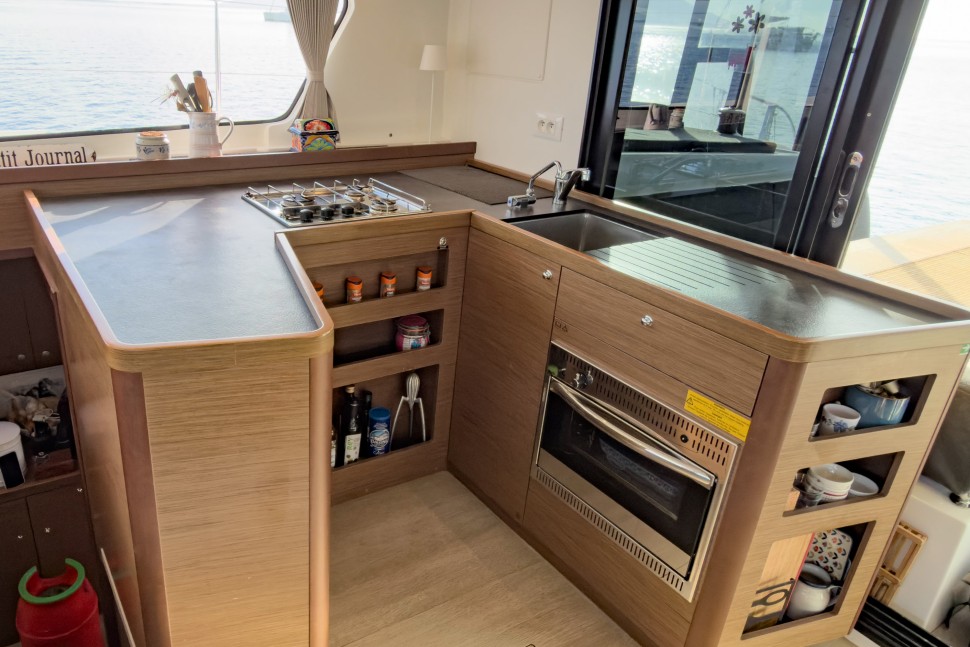 LAGOON 42 OWNER 3 CABINS 9