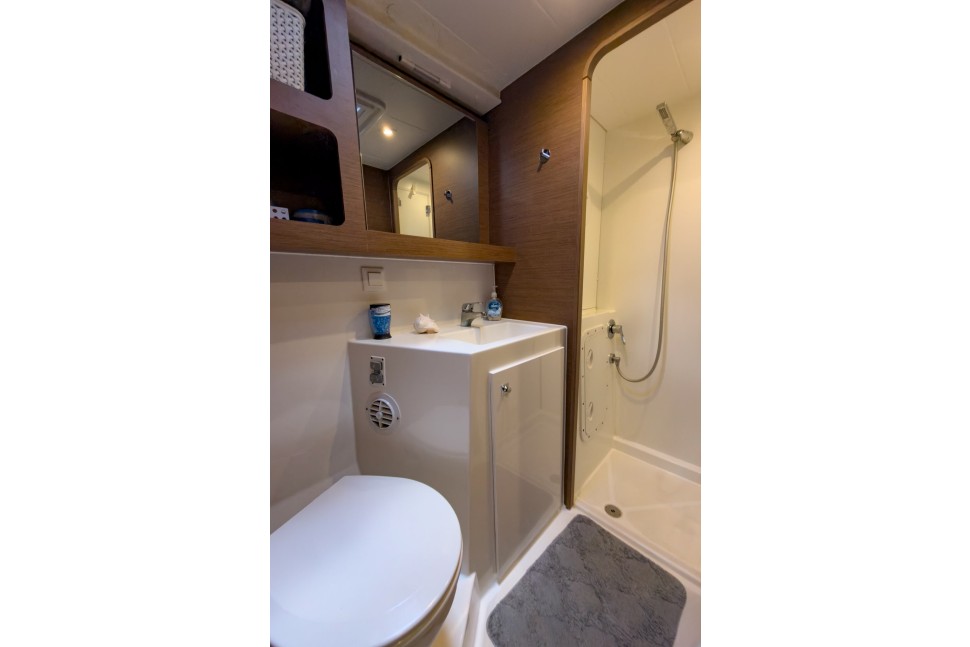 LAGOON 42 OWNER 3CABINS 24