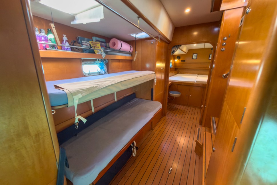 LAGOON 470 OWNER 24