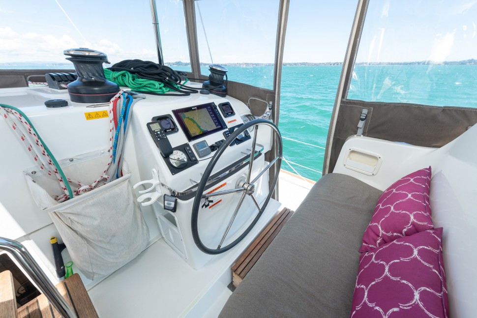 Lagoon 450S 10 Helmstation2