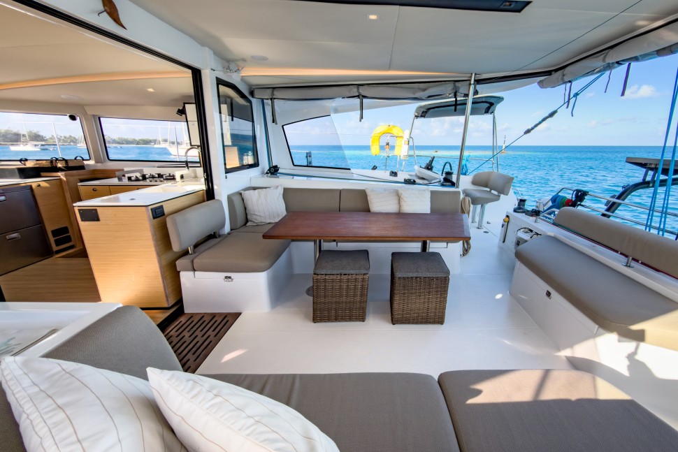 NAUTITECH 44 OPEN OWNER 3 CABIN 10