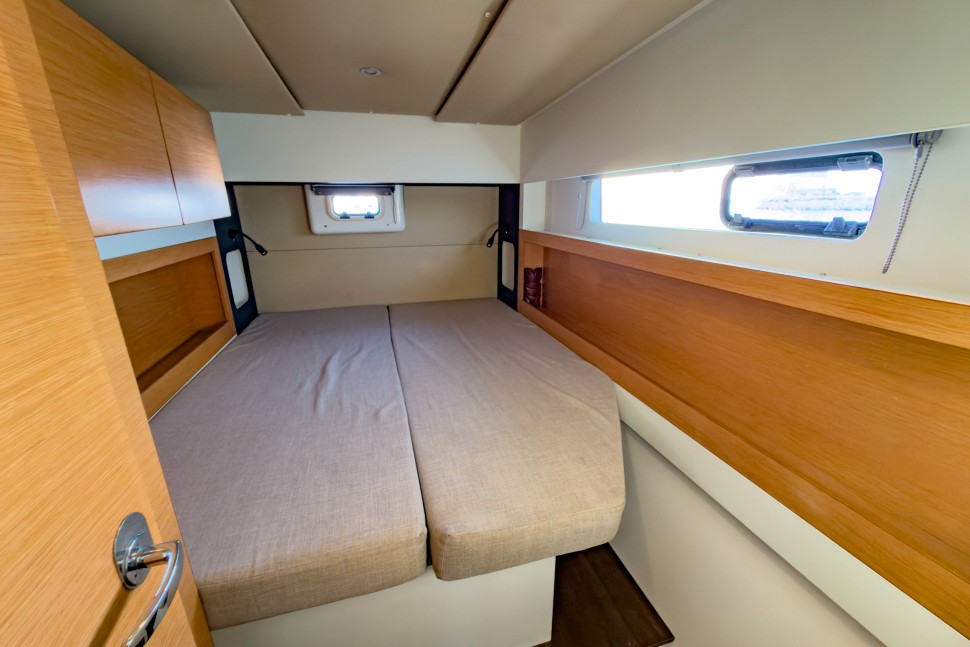 NAUTITECH OPEN 40 OWNER 4 CABINS 12