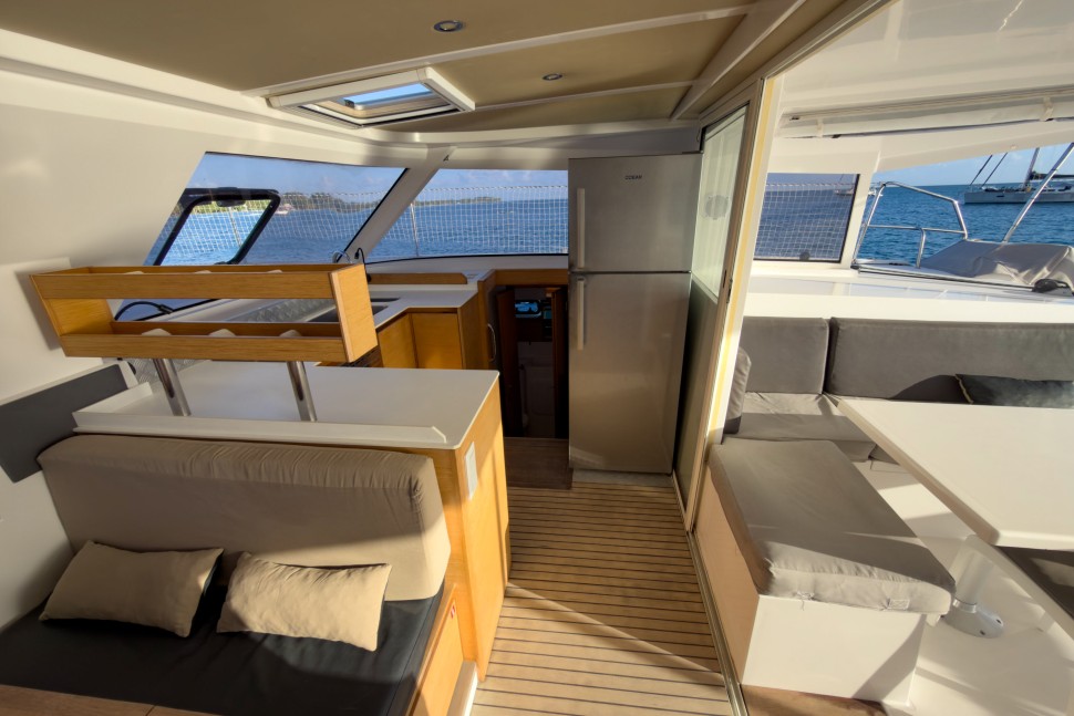 NAUTITECH OPEN 40 OWNER 4 CABINS 19
