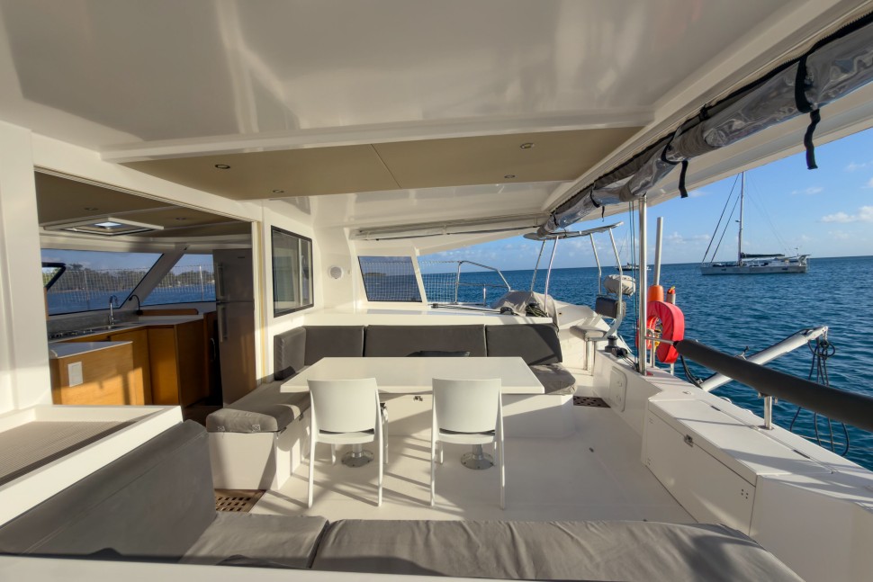 NAUTITECH OPEN 40 OWNER 4 CABINS 20