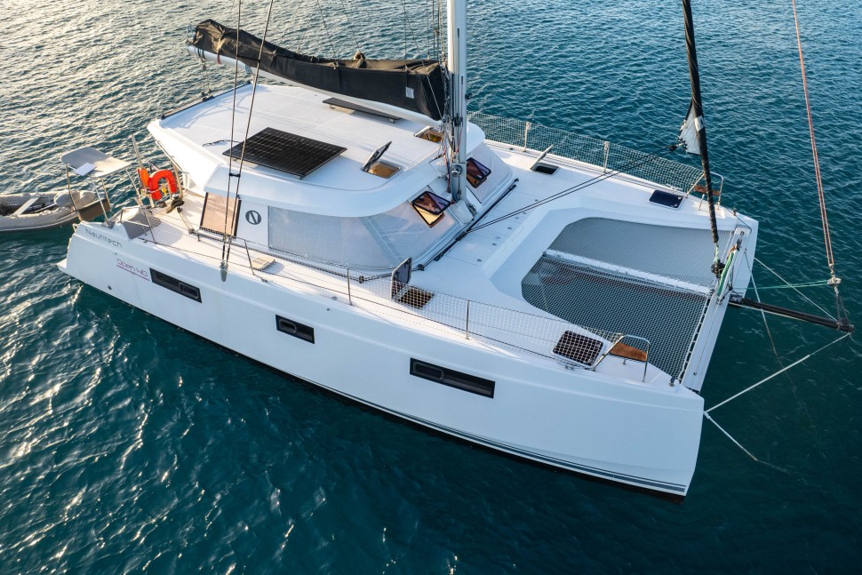 NAUTITECH OPEN 40 OWNER 4 CABINS 3