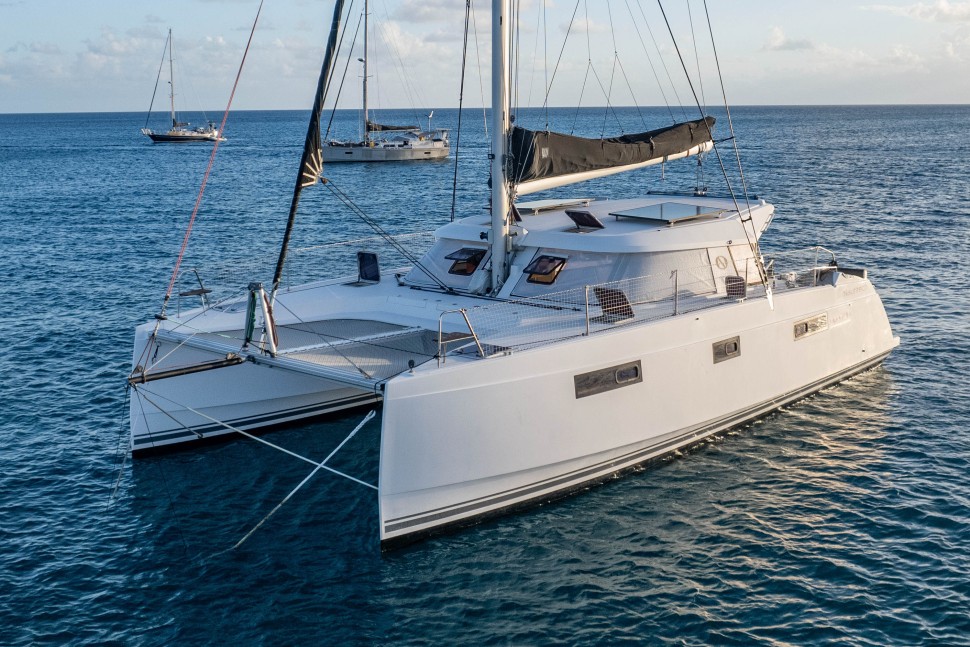 NAUTITECH OPEN 40 OWNER 4 CABINS 5