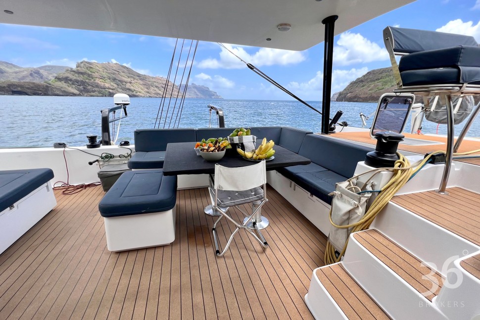 Outremer 5X 10