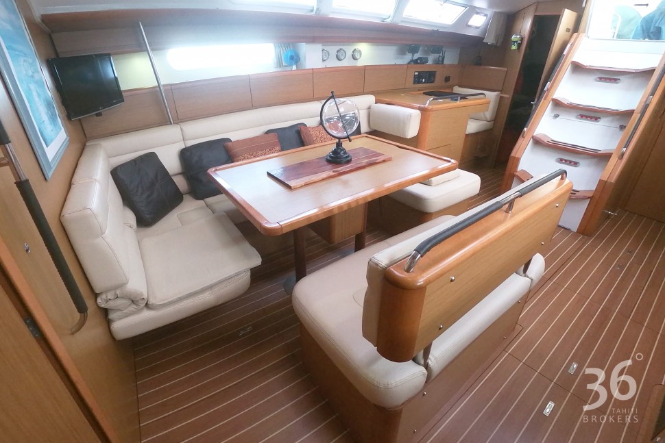 Sun Odyssey 49i 10