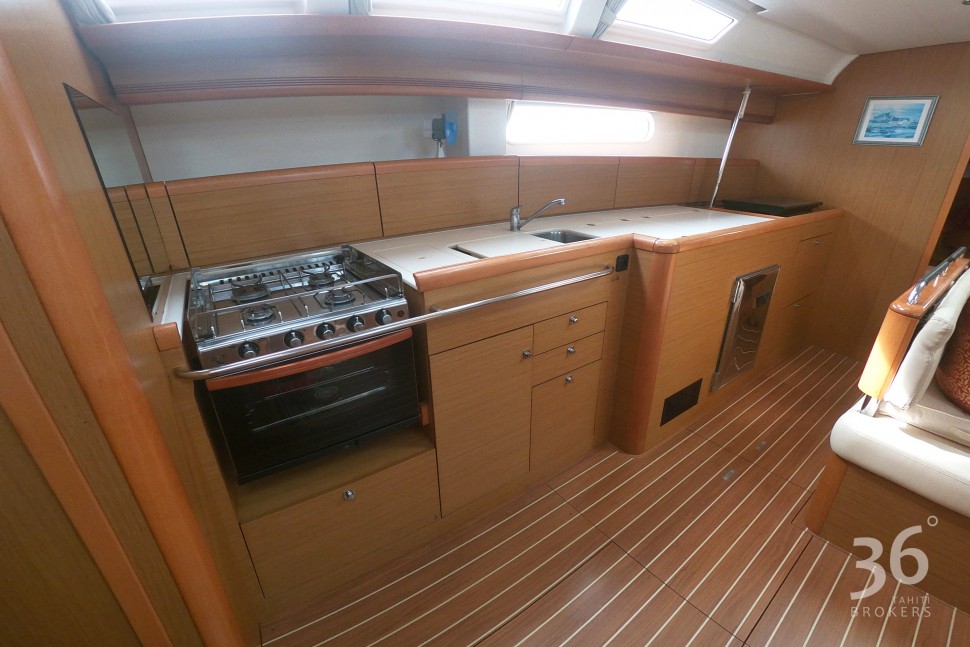 Sun Odyssey 49i 12