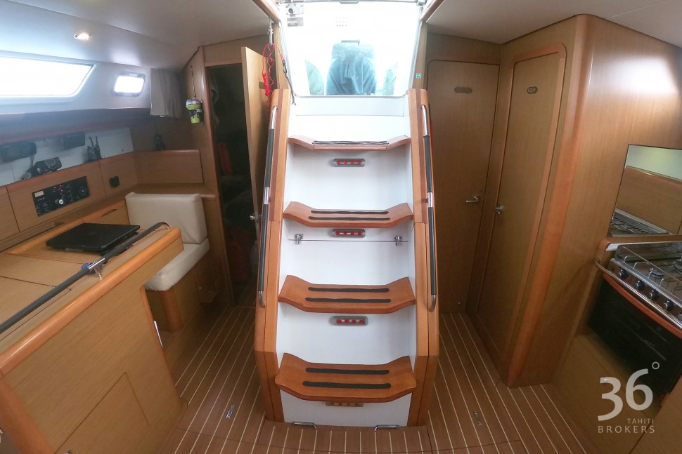 Sun Odyssey 49i 9