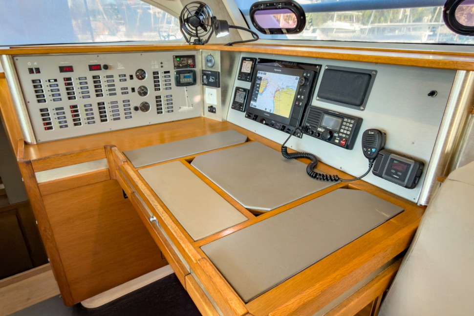 catana 50 12 electrical panel nav station