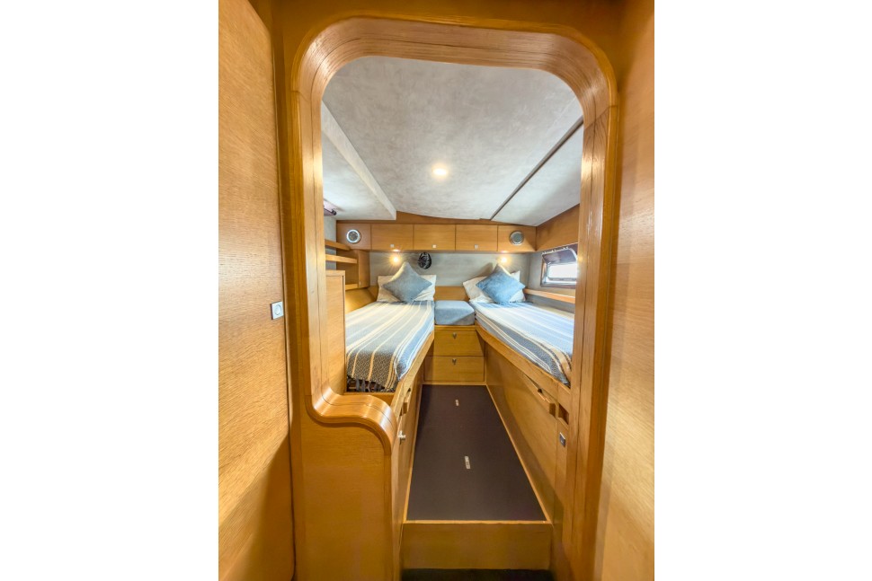 catana 50 17 twin cabin berths